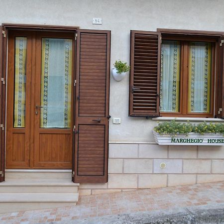 Marghegio' House Apartamento Ceglie Messapica Exterior foto